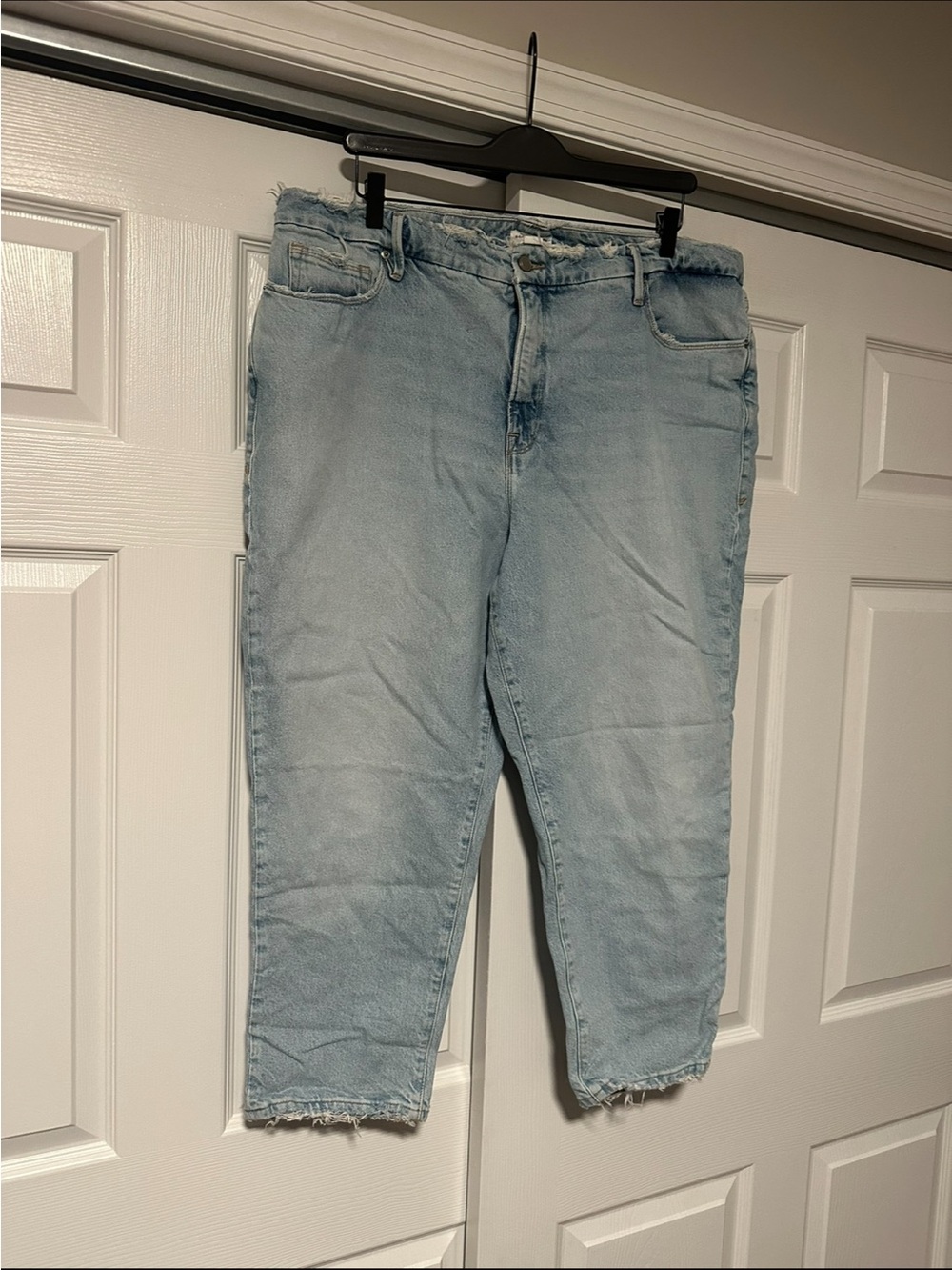 Good American Light Blue Cropped Jeans